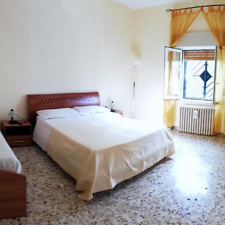 Lucia'S Apartaments Барі Екстер'єр фото