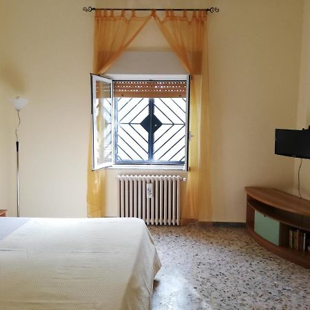 Lucia'S Apartaments Барі Екстер'єр фото